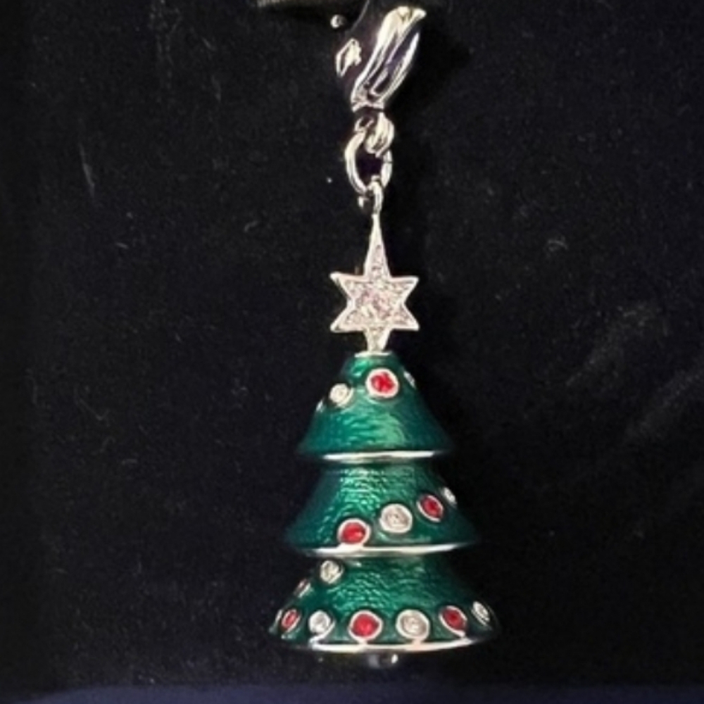 Vintage Rare Swarovski Green And Red With Multiple Stones And A Star Charm Xmas
